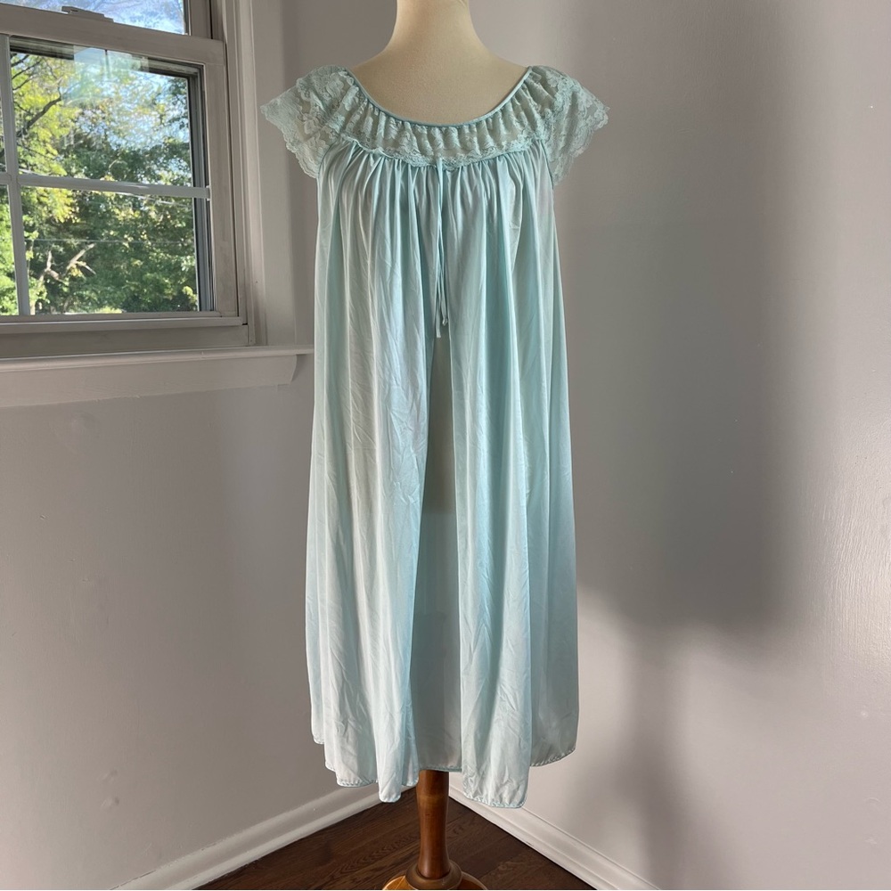 Vintage Gilead Nightgown Size Large Pale Mint Green